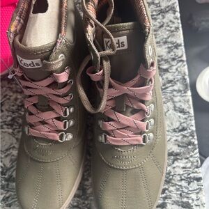 Keds Women's Olive and Pink High-Top boots